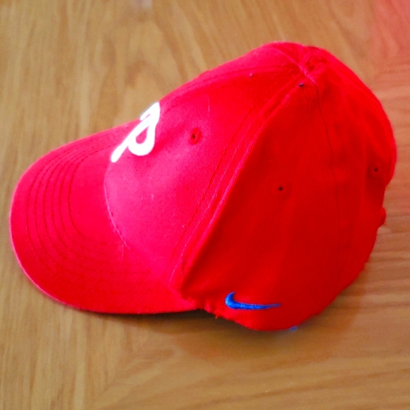 LIKE NEW:  NIKE MLB BASEBALL ⚾️ CAP (PHILADELPHIA PHILLIES) - Picture 2 of 7